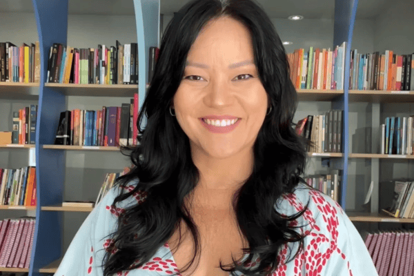 Geovanna Tominaga fala sobre superdotação e diagnóstico tardio aos 44 anos