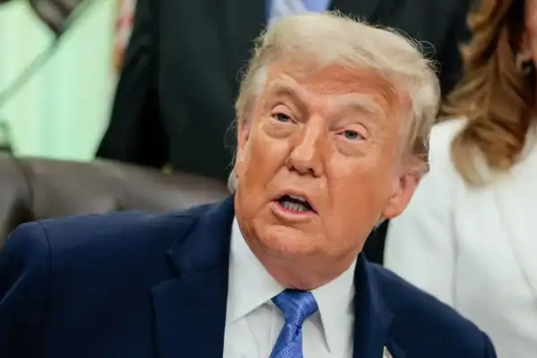 Rejeitado: Trump mantém aprovação em baixa e iguala pior marca do 1º mandato