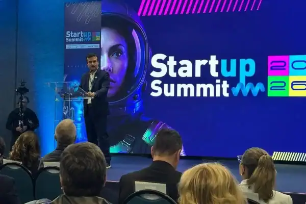 Mais IA para empresas, globalização dos negócios e milhões em investimentos marcam abertura do Startup Summit 2026