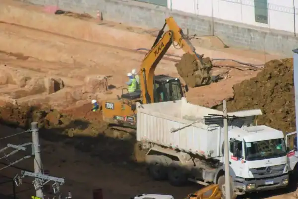 Novo achado arqueológico interrompe obras da estação 14-Bis na Linha 6-Laranja do metrô em SP