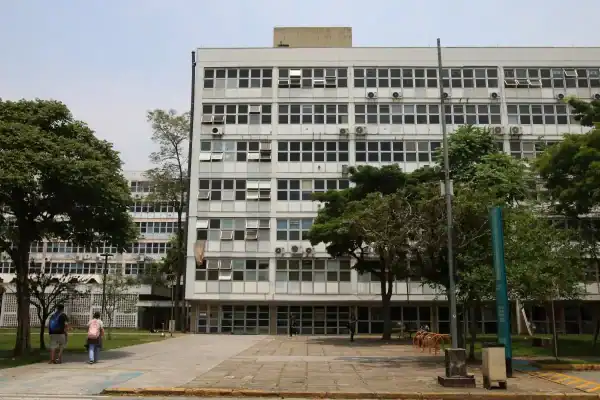 Centros acadêmicos da USP acionam Fapesp na Justiça por alteração de bolsas no exterior