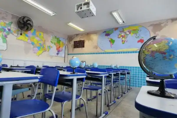 Haddad afirma que Tarcísio de Freitas investiu em plataformas inúteis e piorou a educação em SP