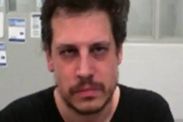Influenciador de extrema direita Milo Yiannopoulos é detido pelo ICE nos Estados Unidos