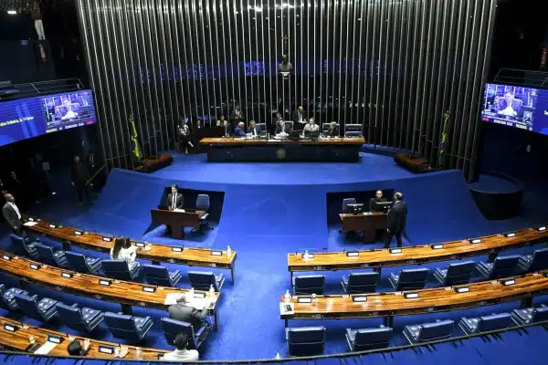 Governo do Rio encaminha à Alerj projeto de incentivo fiscal ao querosene de aviação