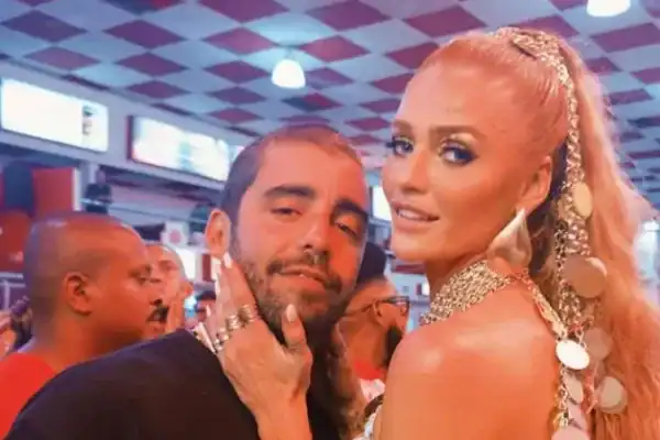 Esposa de Pedro Scooby reage a rumores de fim do casamento apontados por jornalista