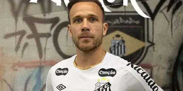 Santos confirma contratação do meio-campista Arthur até o final de 2026: ‘Sonho realizado’