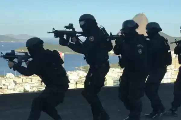 BOPE monta acampamento de guerra em território disputado por criminosos no Rio