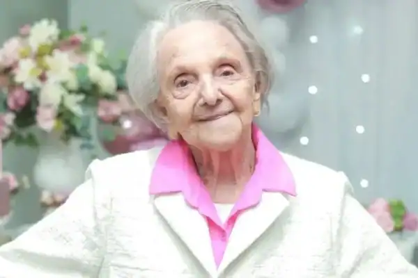 Vovó Elma morre aos 103 anos e despedida comovente da neta emociona