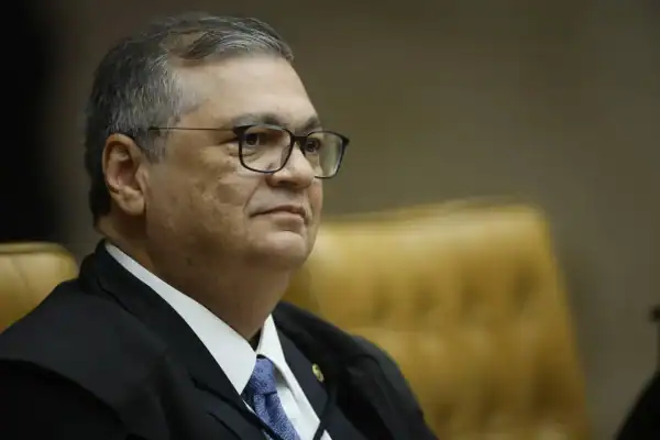Dino libera relatórios do Coaf para investigação da produtora de ‘Dark Horse’