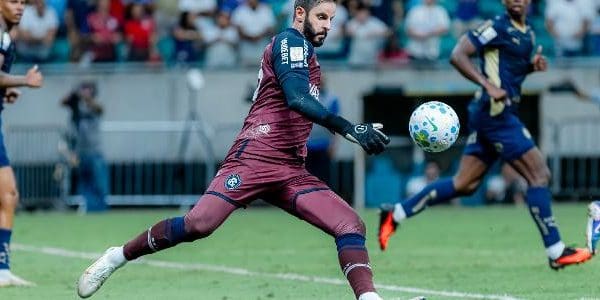 Goleiro do Remo revela que Ceni considerou sua defesa contra o Flamengo a melhor em 10 anos