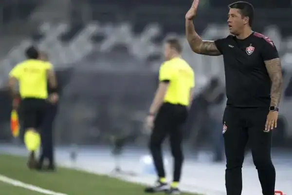 Remo confirma Thiago Carpini para reta final do Brasileirão
