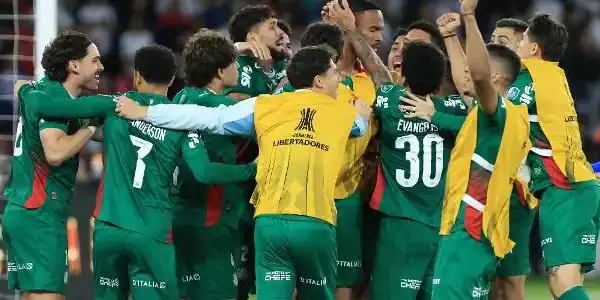 Com postura cautelosa, Palmeiras sofre virada da LDU, mas avança nos pênaltis por Carlos Miguel
