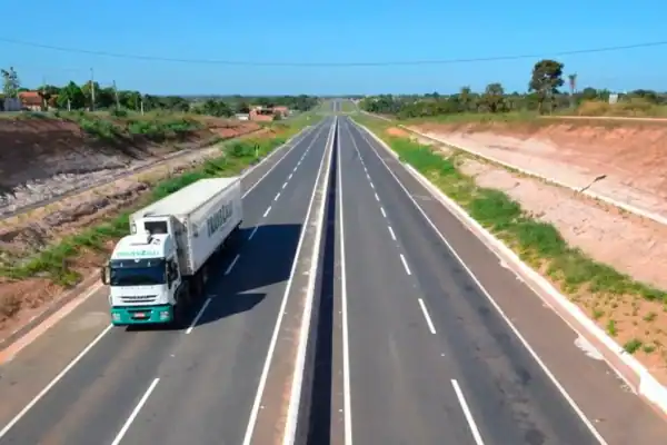 PIB do transporte avança 1,1% no 2º trimestre após duas quedas, afirma CNT
