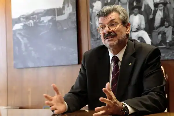 AGU solicita ao STF perda de cargo e suspensão de pagamentos a Marco Buzzi