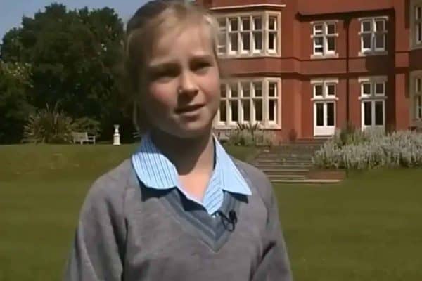Menina de 10 anos reconhece sinal de tsunami após aula de geografia e ajuda a salvar 100 pessoas