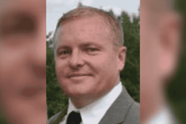 Homem encontra própria foto em site de crianças desaparecidas e descobre que foi sequestrado quando bebê