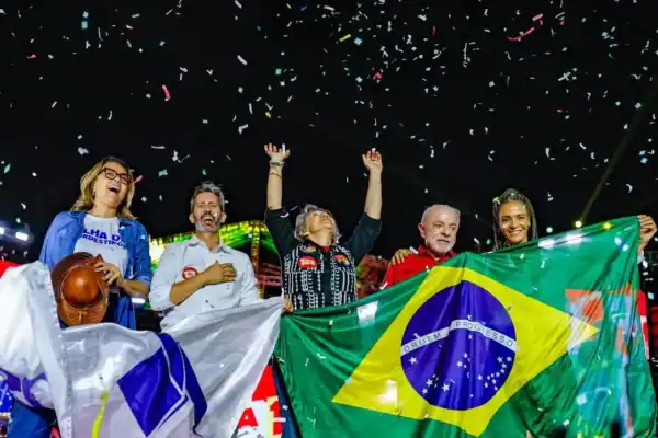 Lula afirma que Leandro Grass, candidato no DF, tem informações importantes sobre o BRB