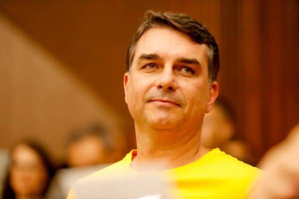 Flávio diz a Marcos Pereira que decisão do 1º turno preservou realidades estaduais