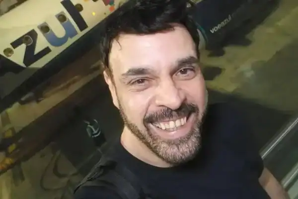 Apresentador famoso pelo bordão na TV é encontrado morto em sua casa