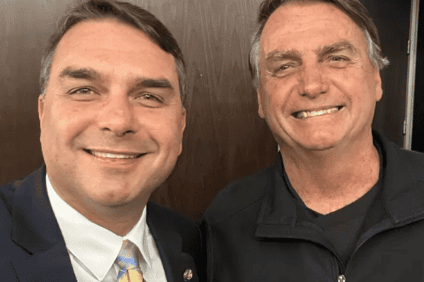 As restrições de Moraes sobre visitas de Flávio Bolsonaro ao pai preso