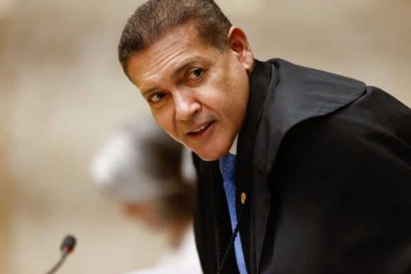 Nunes Marques suspende funcionamento do canal ‘Exército do Lula’ até registro no TSE