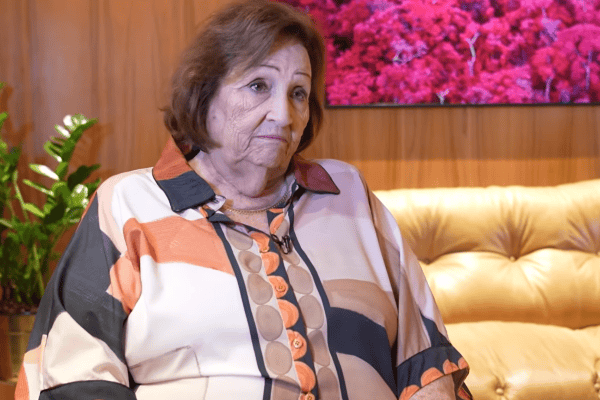 Dona Déa Lúcia apoia propaganda do PT e relembra morte de Paulo Gustavo