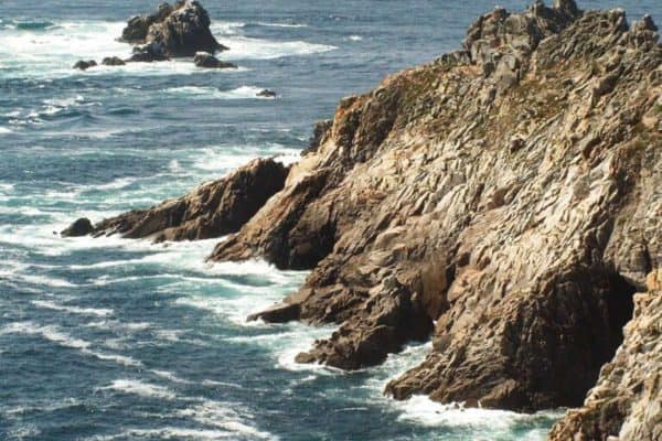 Tempestade Austen gera alerta na França e afeta tráfego de trens