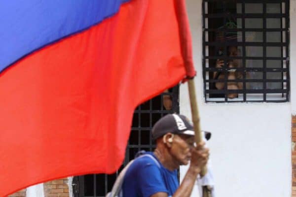 Governo interino e oposição venezuelana discutem eleições sob pressão de Washington