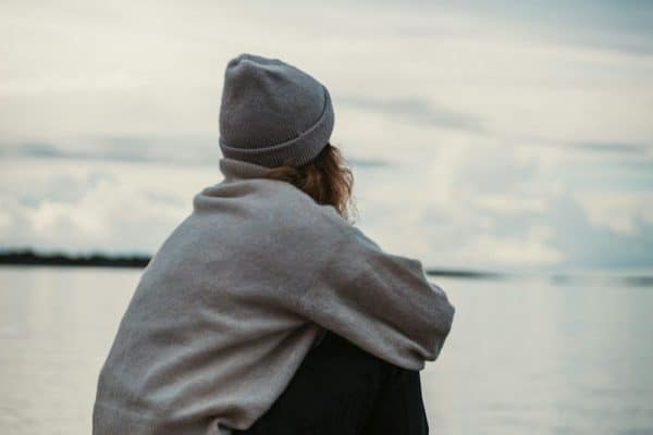 Pessoas consideradas legais podem ter poucos amigos próximos por 5 motivos surpreendentes; veja quais