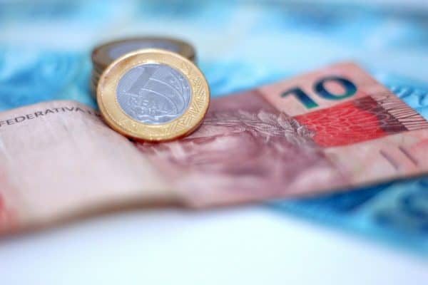 Caixa libera abono salarial para mais de 700 mil trabalhadores; veja quem pode receber até R$ 1.621