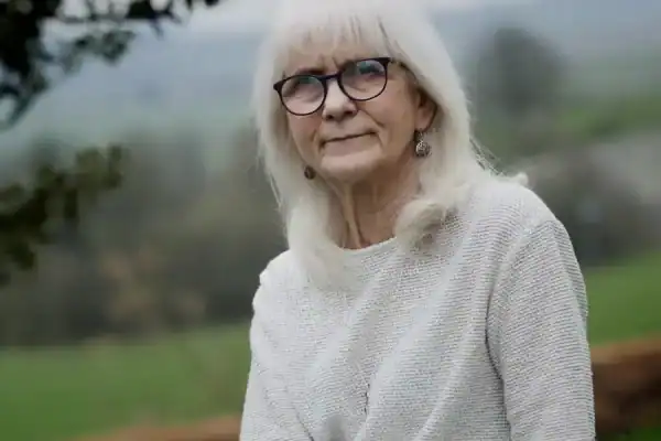 Mulher que não sente dor intriga cientistas e pode ajudar a revolucionar a medicina