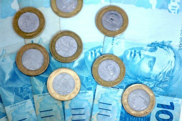 Idosa descobre rombo de R$ 300 mil na conta e empréstimo que diz nunca ter feito